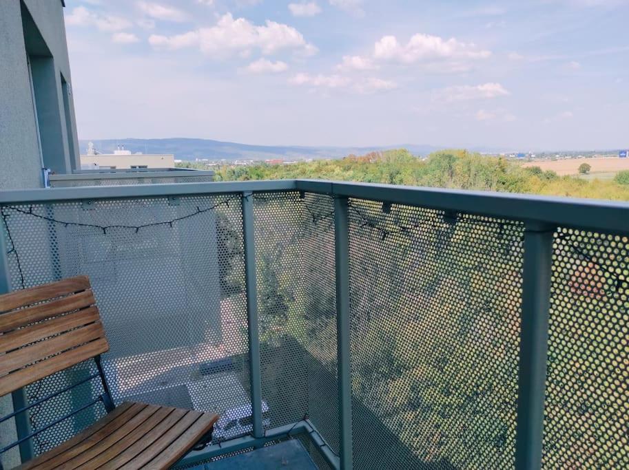 Airport Studio For Two, Free Parking, Airport View Bratislava Exteriér fotografie